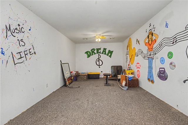 13095 Earl Road, Gravette, AR 72736