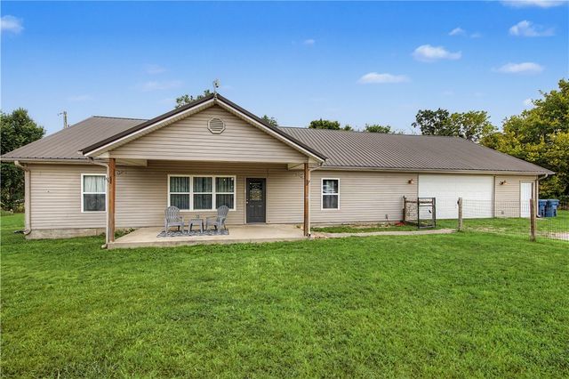 13095 Earl Road, Gravette, AR 72736