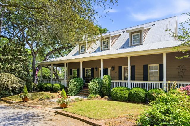 143 Live Oak Drive, Mount Pleasant, SC 29464