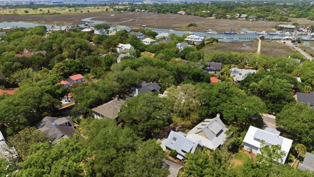 143 Live Oak Drive, Mount Pleasant, SC 29464