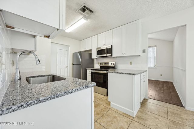 12141 RUNNING BROOK Drive, Jacksonville, FL 32225