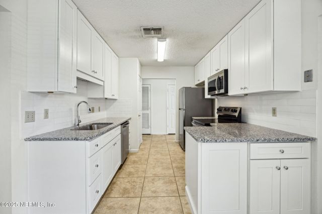 12141 RUNNING BROOK Drive, Jacksonville, FL 32225