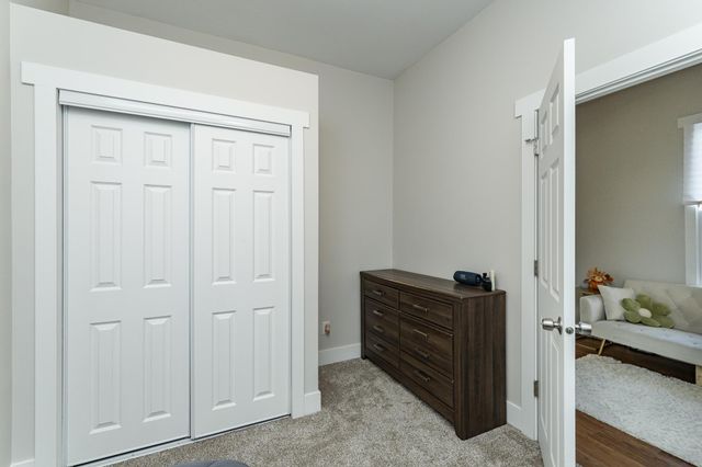 552 E 4th St, Winona, MN 55987