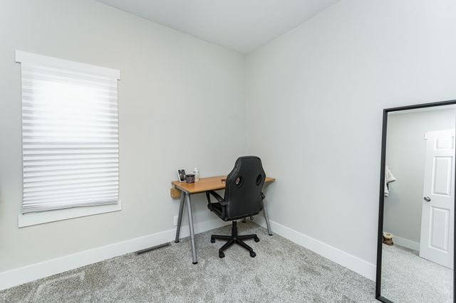 552 E 4th St, Winona, MN 55987