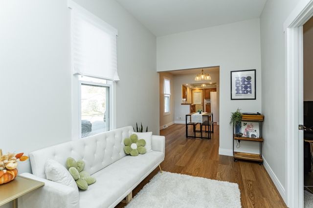 552 E 4th St, Winona, MN 55987