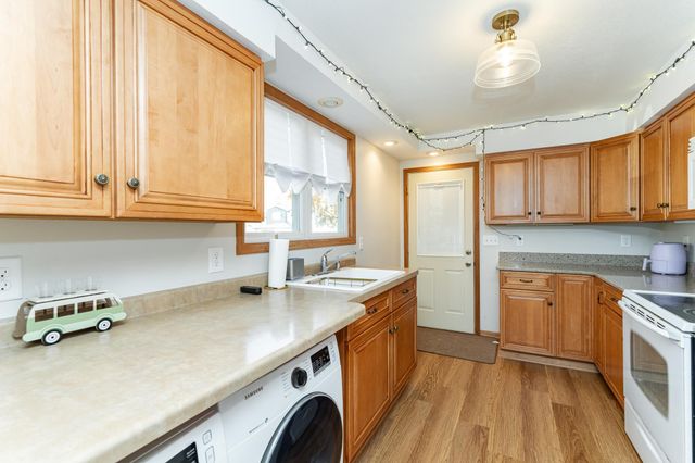 552 E 4th St, Winona, MN 55987