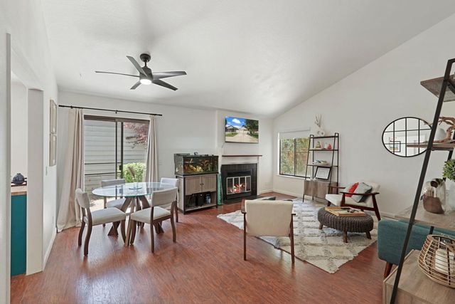1749 Cape Cod Cir, Lodi, CA 95242