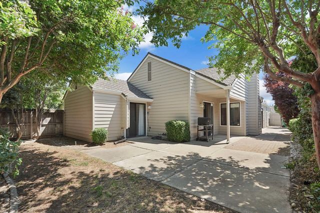 1749 Cape Cod Cir, Lodi, CA 95242