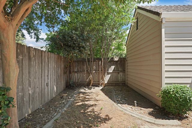 1749 Cape Cod Cir, Lodi, CA 95242