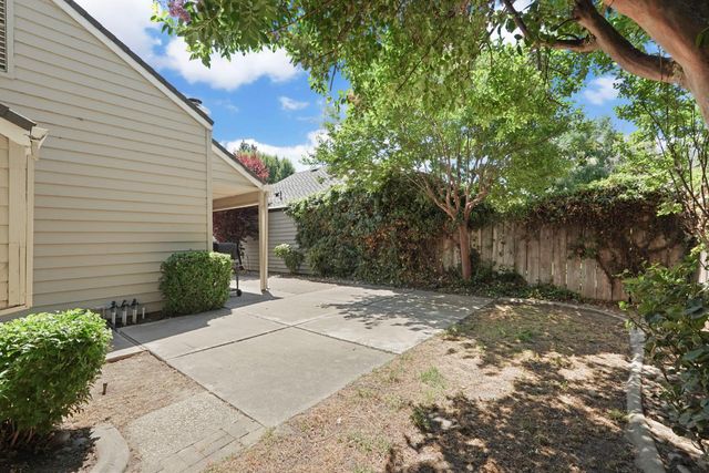 1749 Cape Cod Cir, Lodi, CA 95242