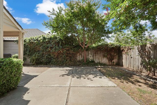 1749 Cape Cod Cir, Lodi, CA 95242