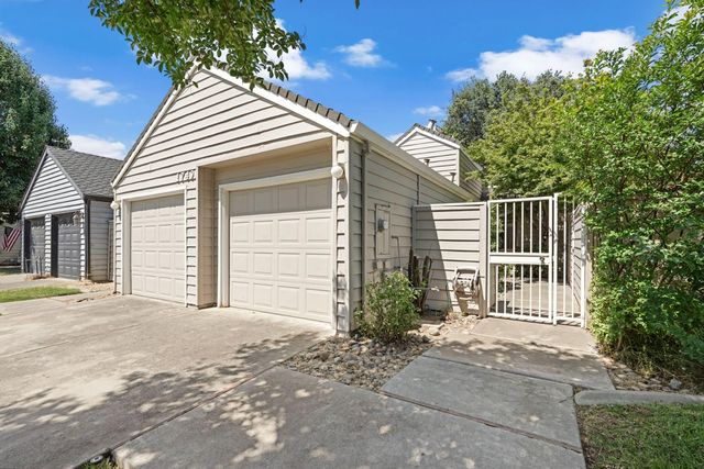 1749 Cape Cod Cir, Lodi, CA 95242