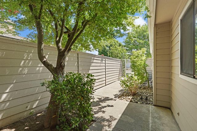 1749 Cape Cod Cir, Lodi, CA 95242