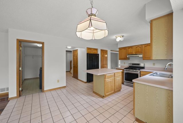 1271 River Trail Drive, Grove City, OH 43123