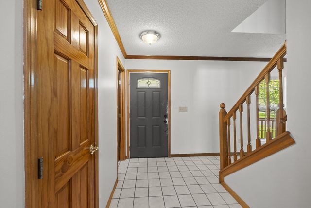 1271 River Trail Drive, Grove City, OH 43123