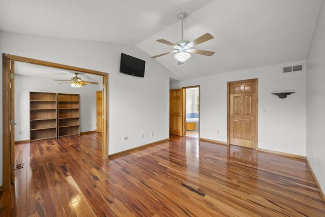 1271 River Trail Drive, Grove City, OH 43123