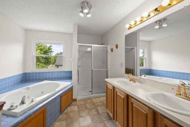 1271 River Trail Drive, Grove City, OH 43123