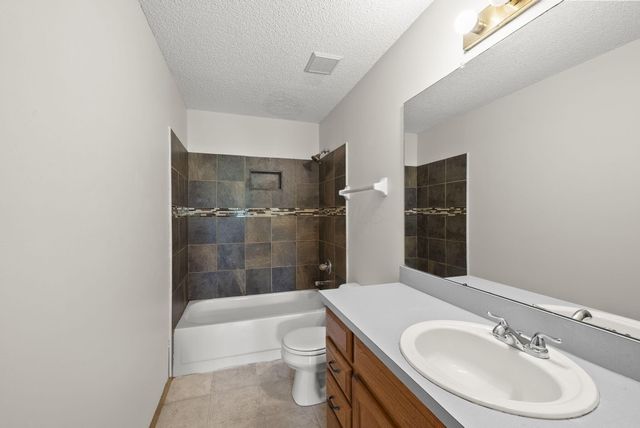 1271 River Trail Drive, Grove City, OH 43123