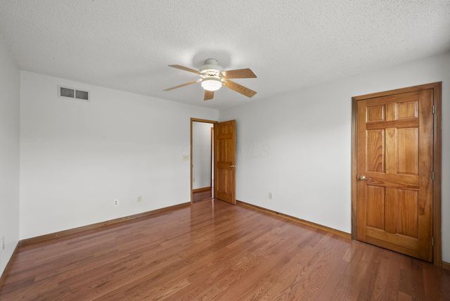 1271 River Trail Drive, Grove City, OH 43123