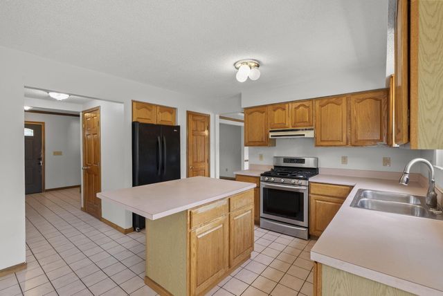 1271 River Trail Drive, Grove City, OH 43123