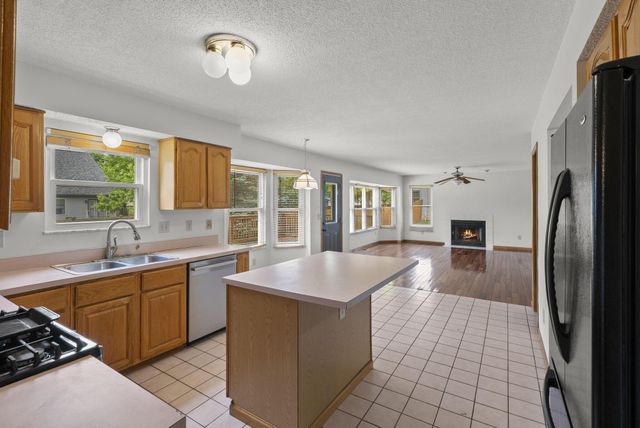 1271 River Trail Drive, Grove City, OH 43123