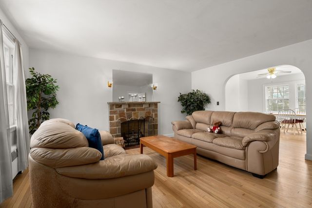 23 Winnifred Rd, Brockton, MA 02301