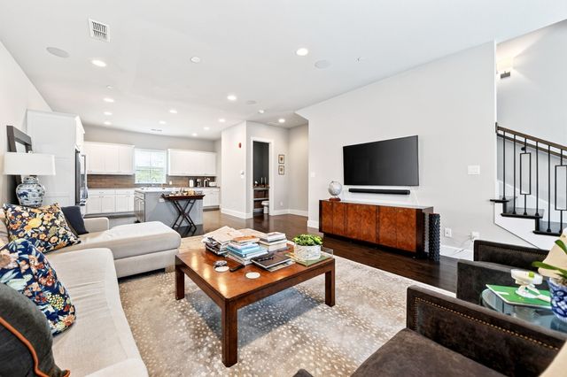 7700 Eastern Avenue 207, Dallas, TX 75209