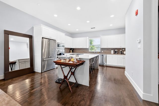 7700 Eastern Avenue 207, Dallas, TX 75209
