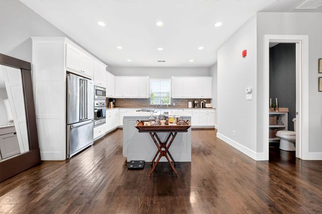 7700 Eastern Avenue 207, Dallas, TX 75209