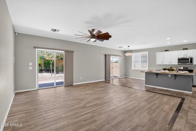 32826 N PEBBLE CREEK Drive, San Tan Valley, AZ 85143