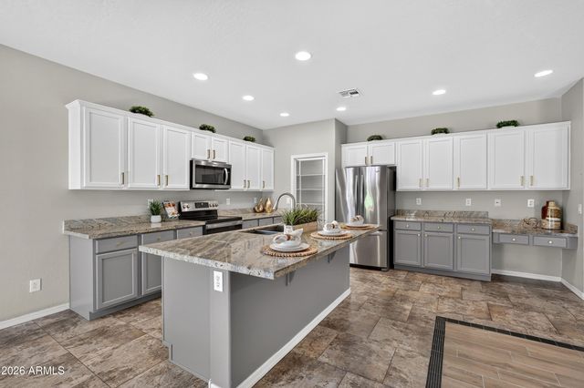 32826 N PEBBLE CREEK Drive, San Tan Valley, AZ 85143