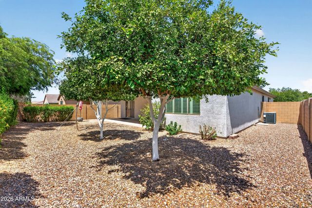 32826 N PEBBLE CREEK Drive, San Tan Valley, AZ 85143