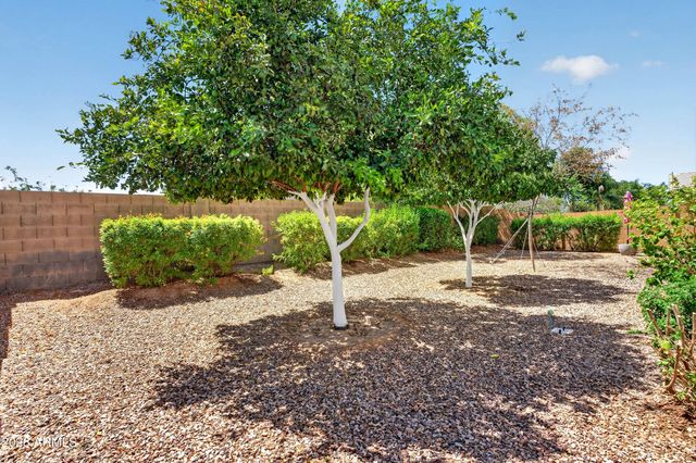 32826 N PEBBLE CREEK Drive, San Tan Valley, AZ 85143
