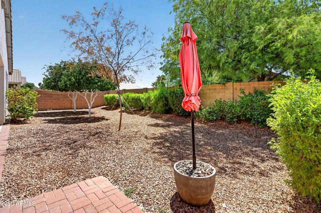 32826 N PEBBLE CREEK Drive, San Tan Valley, AZ 85143