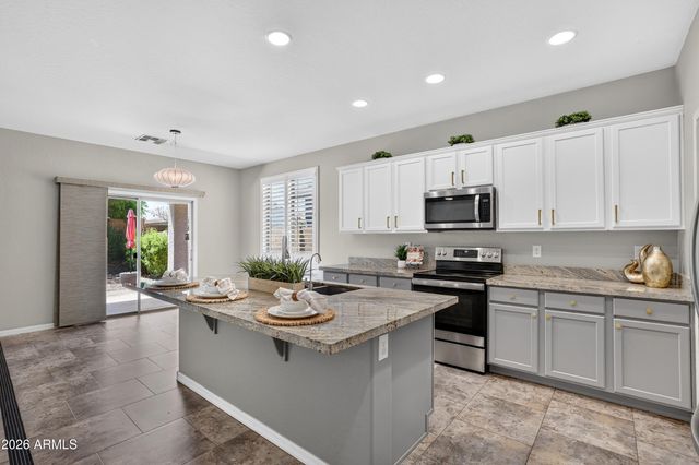 32826 N PEBBLE CREEK Drive, San Tan Valley, AZ 85143