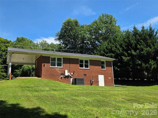 2831 Beechwood Circle, Gastonia, NC 28054