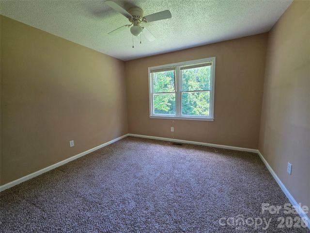 2831 Beechwood Circle, Gastonia, NC 28054
