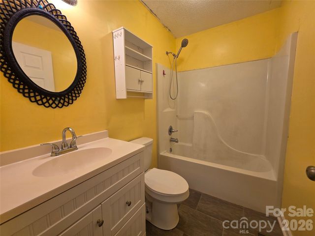 2831 Beechwood Circle, Gastonia, NC 28054
