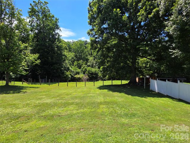 2831 Beechwood Circle, Gastonia, NC 28054