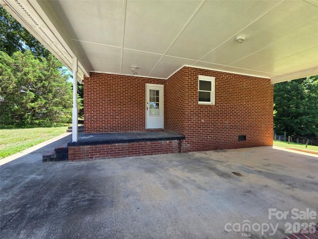 2831 Beechwood Circle, Gastonia, NC 28054