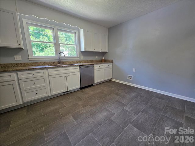 2831 Beechwood Circle, Gastonia, NC 28054