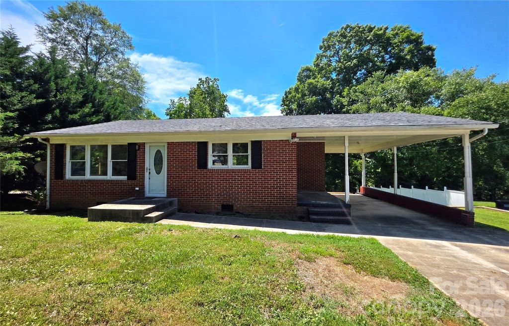 2831 Beechwood Circle, Gastonia, NC 28054