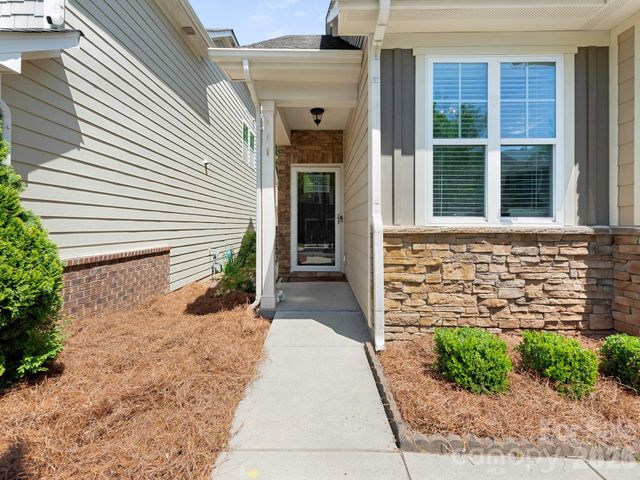 6025 Glenmore Garden Drive, Charlotte, NC 28270