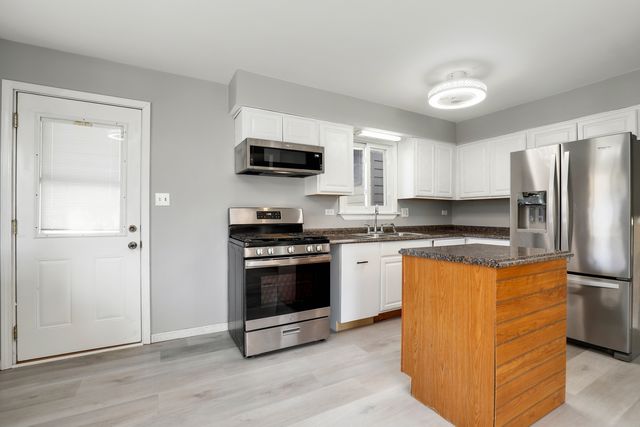 11551 S Komensky Avenue, Alsip, IL 60803