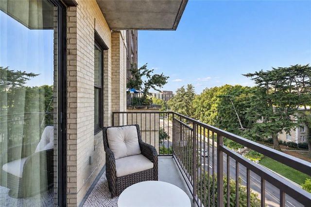 2233 Peachtree Road NE 402, Atlanta, GA 30309