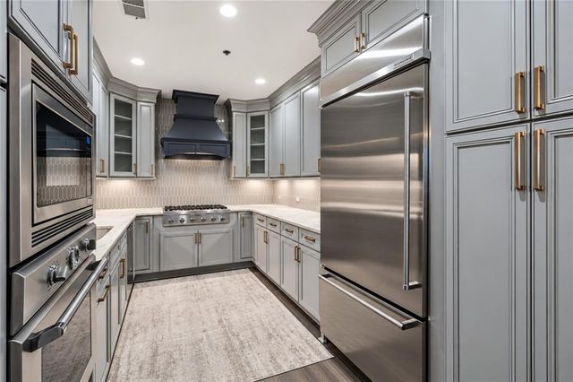2233 Peachtree Road NE 402, Atlanta, GA 30309