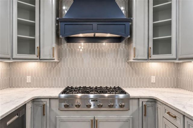 2233 Peachtree Road NE 402, Atlanta, GA 30309