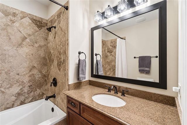 2233 Peachtree Road NE 402, Atlanta, GA 30309