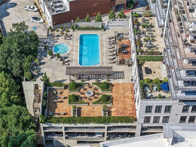 2233 Peachtree Road NE 402, Atlanta, GA 30309