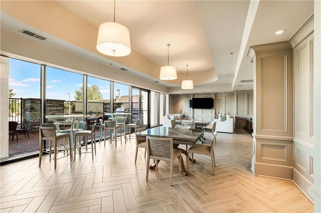 2233 Peachtree Road NE 402, Atlanta, GA 30309